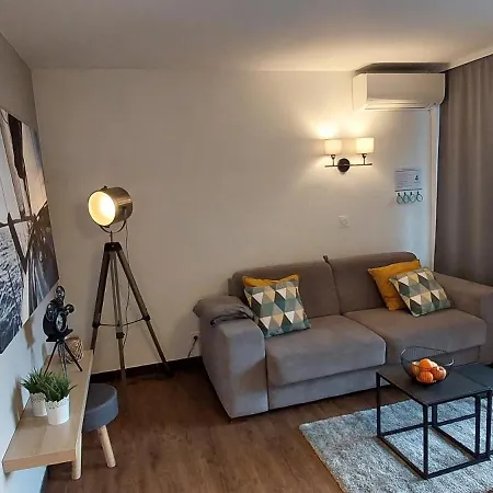 Apartment Croix Des Gard